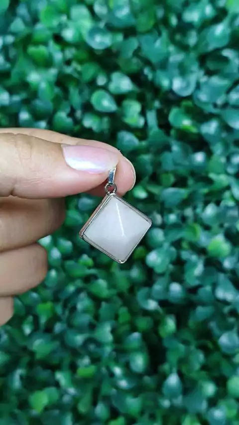 PINGENTE PIRÂMIDE QUARTZO ROSA - AMOR E HARMONIA