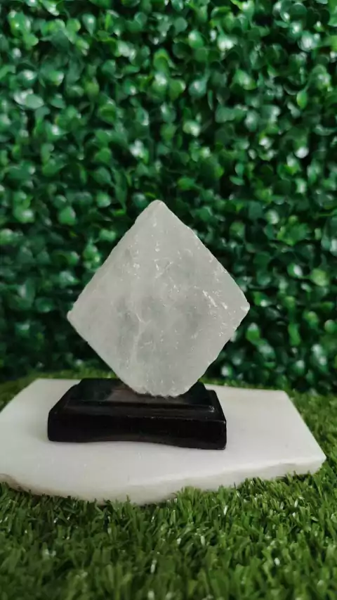 CALCITA ÓTICA NA BASE DE MADEIRA - FOCO, CLAREZA E RACIOCÍNIO