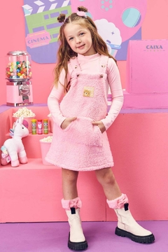 Conjunto Kukiê Salopete Pelinho e Blusa Rosa