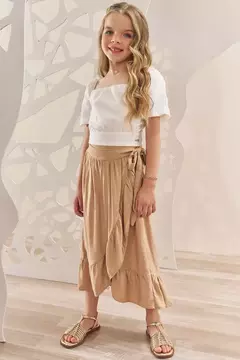 Conjunto Infanti Busa Branca e Saia Midi Bege