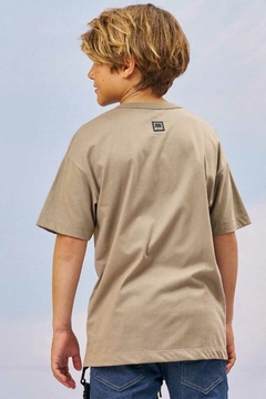 Camiseta John Fox Off Line Marrom - Amora