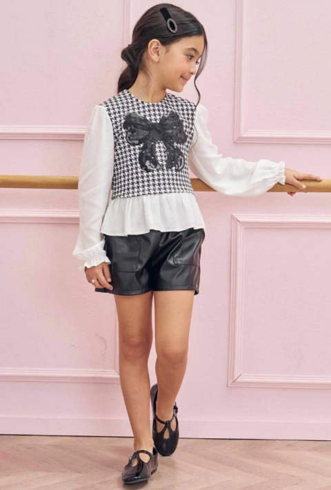 Conjunto Infanti de Blusa em Viscose Sarjada e Molecotton e Shorts em Couro - comprar online