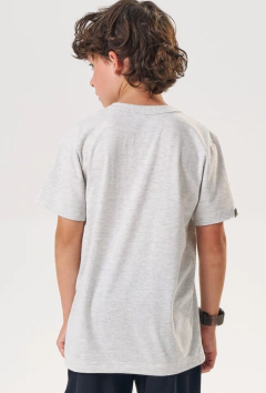 Camiseta John Fox em Meia Malha com Estampa Cinza - loja online