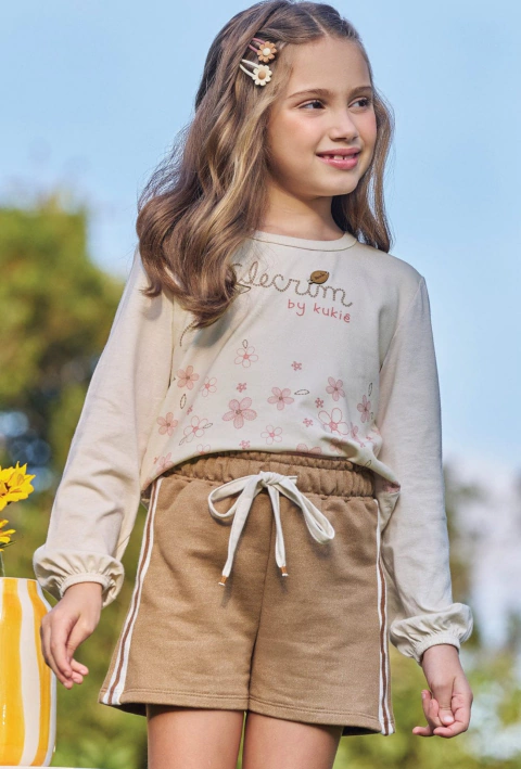 Conjunto Kukiê de Blusa Boxy Over em Meia Malha e Shorts em Moletom Rajado