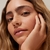 Lip Balm Summer Fridays Cor: Birthday cake na internet