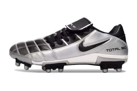 Chuteira Nike Total 90 Campo - Preto/Dourado