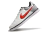 Chuteira Nike Gato Futsal - Branco/Vermelho/Cinza - Marca Esportiva - Loja Especializada em Chuteiras 