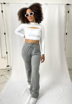 CALÇA WIDE LEG MOLETOM COM RASGO CINZA