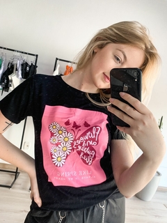 T SHIRT BUTTERFLY