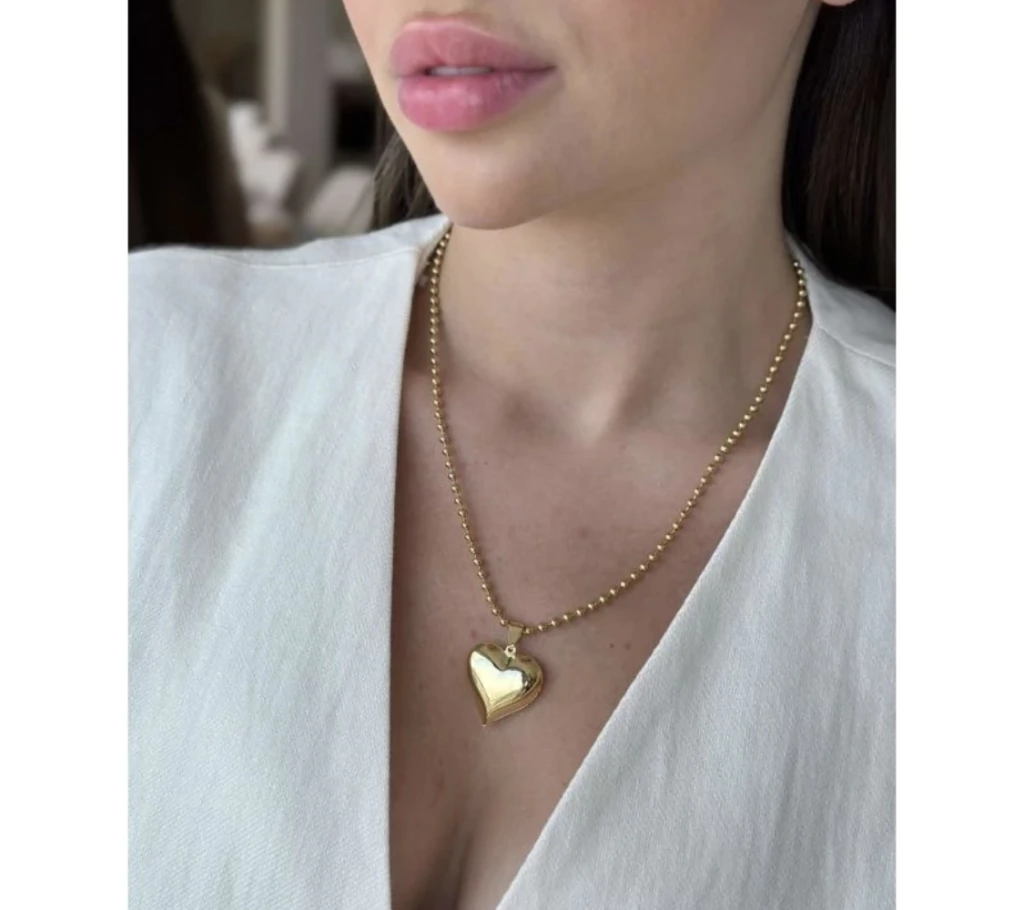 Colar Folheado a Ouro 18K Longo com Mini Esfera e Coração Liso