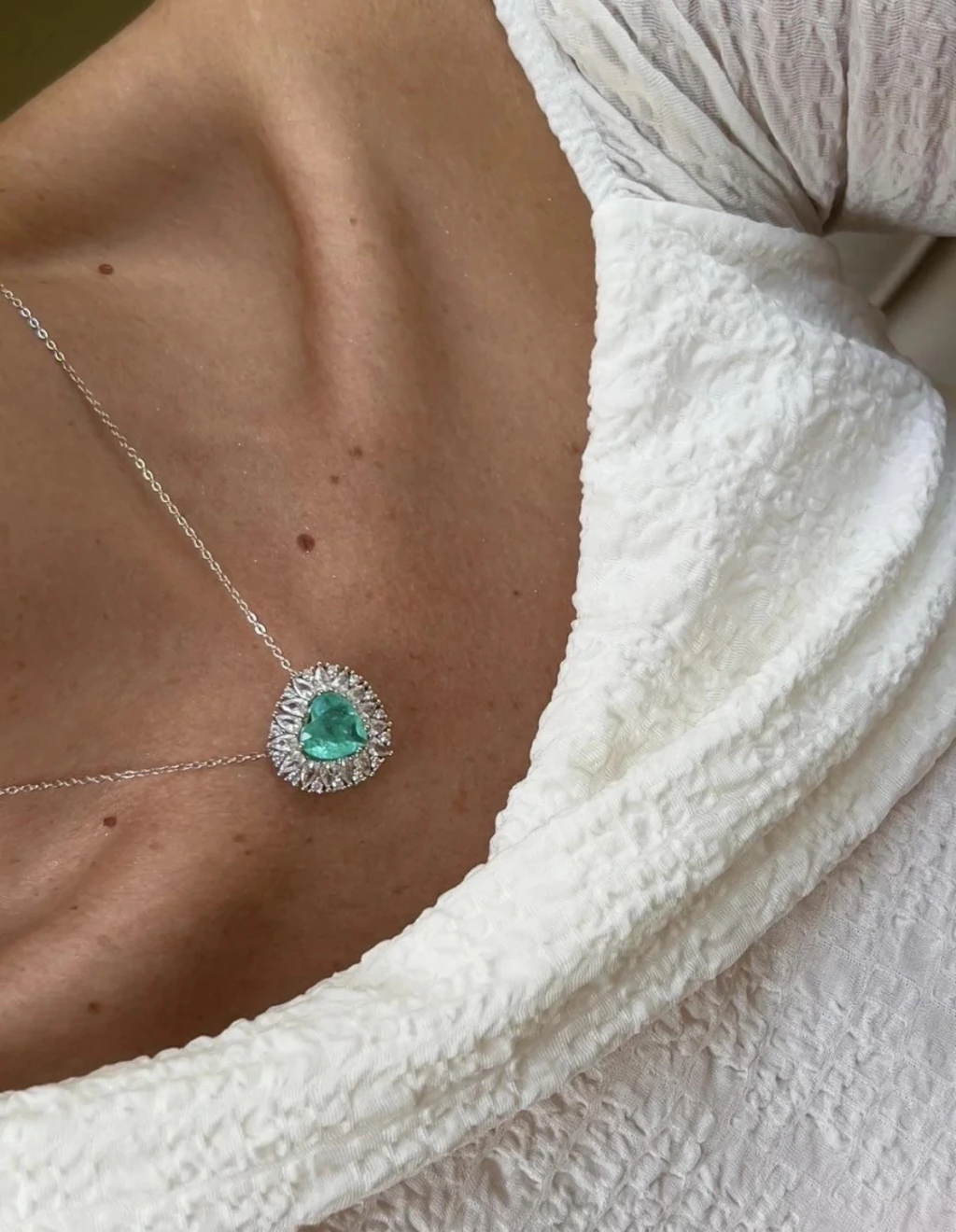 Conjunto Coração com Zircônia Cristal e Fusion Esmeralda Colombiana em Banho de Ródio Branco