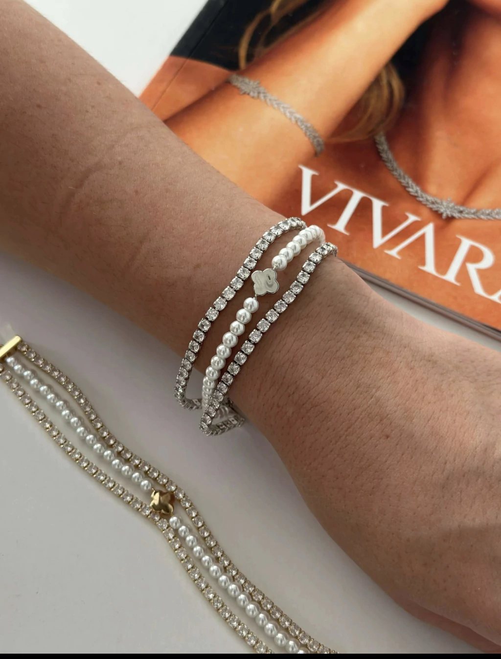 Pulseira Folheada a Prata Triplo Pérolas e Zircônia Inspiração Virginia