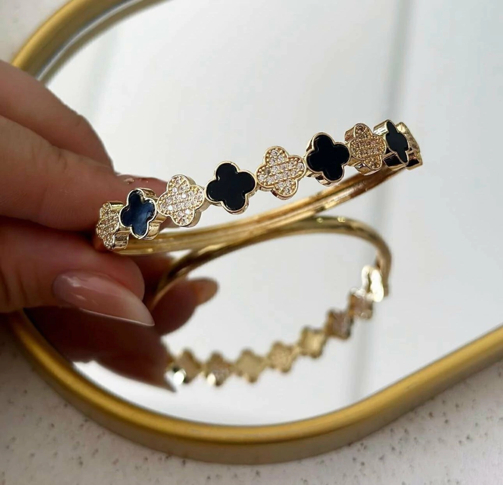 Bracelete Folheado a Ouro 18K Inspiração Virginia Cravejado e Liso Preto