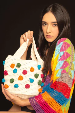 Bolsa Lolota Isabela Capeto Off-White na internet