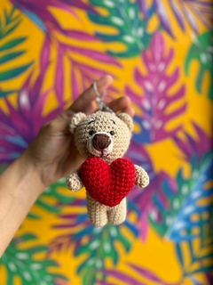 Chaveiro Ursinho amigurumi - Nós do Crochê - Transformando vidas através da capacitação artesanal