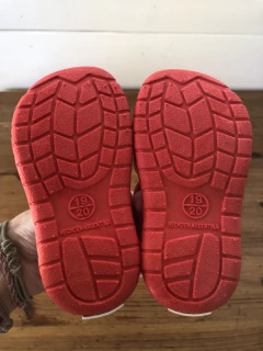 T19/20 | Sandalias rojas de plástico. CHEEKY. 19/20. Sin uso. - comprar online