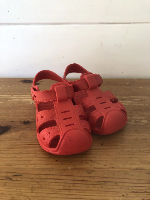 T19/20 | Sandalias rojas de plástico. CHEEKY. 19/20. Sin uso.