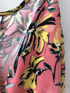 Vestido largo portafolio flores rosa y amariilo. ZHOUE. Talle S de adulto. en internet