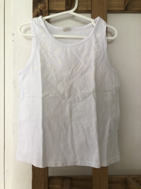 6A | Outlet- Musculosa blanca con flores. CHEEKY. Dice talle 8 perp parece mas 6 años.