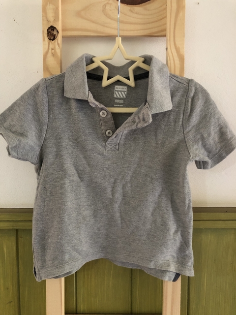 3A | Remera chomba gris. OLD NAVY. 3 años.