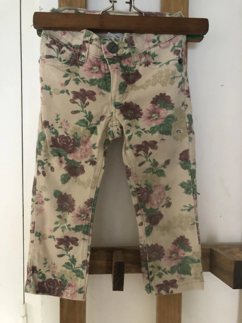 2A | Jean beige con flores lilas. CHEEKY. 2 años.