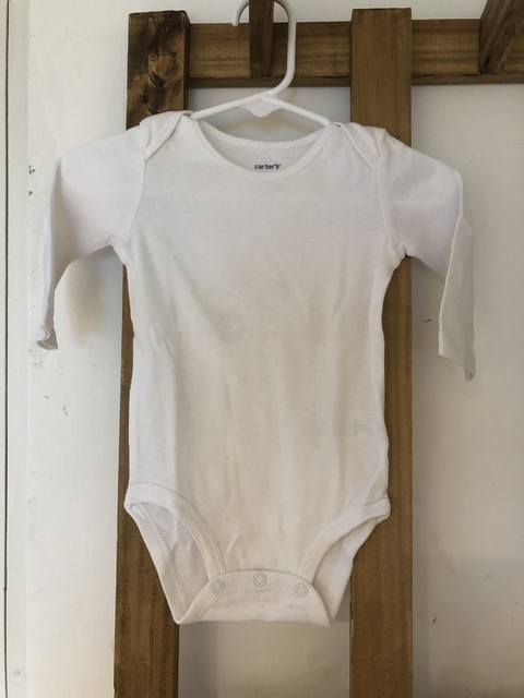 Body blanco ML.CARTERS. 6 meses.