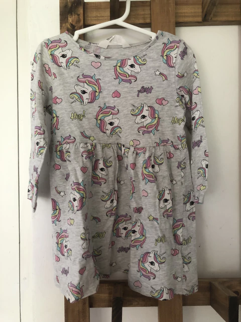 Vestido de algodón gris con unicornios. HYM. 3/4 años.