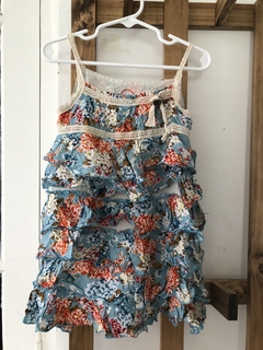 Vestido floreado.con capas. AKIABARA. 4 años.