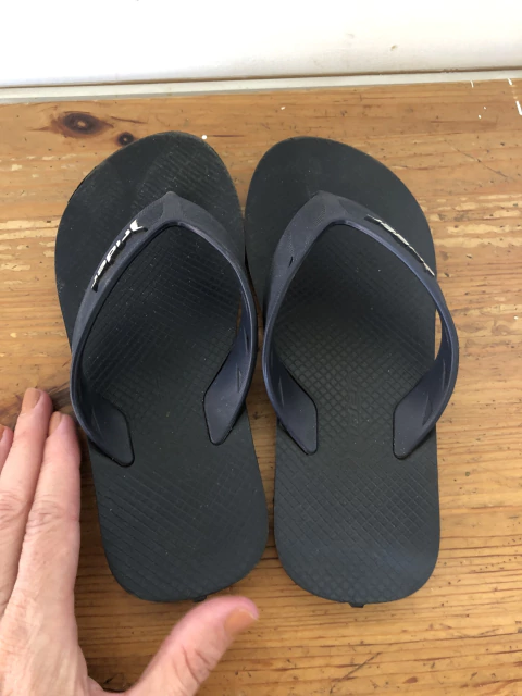 T31 | Ojotas negras. Rider. Talle 31.