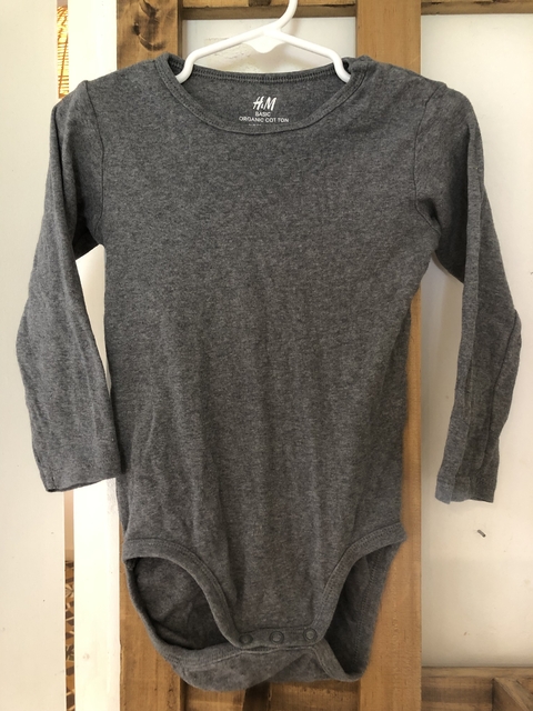 Body gris ML. HYM. 18 meses.