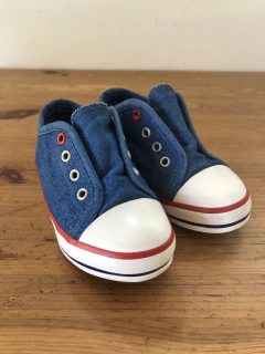 Zapas azules sin cordón. CHEEKY. Talle 23. - comprar online