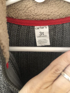 Sweater gris con cierre y cuello con corderito. CARTERS. 3 años. - comprar online