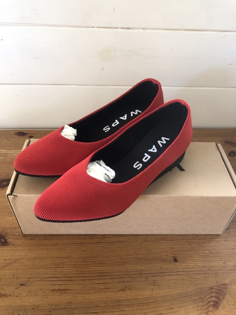 NUEVAS- Zapatos rojos WAPS. Talle 37.