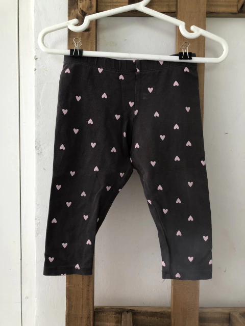 Calza de algodón con corazones rosas. HYM. 9 meses.