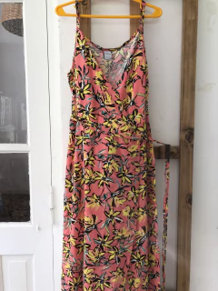 Vestido largo portafolio flores rosa y amariilo. ZHOUE. Talle S de adulto. - Lo Canto • Moda Circular