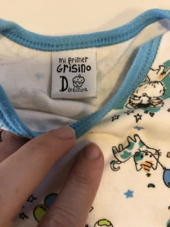 Outlet- Body ML blanco y celeste con gatitos. GRISINO. 9 meses. - comprar online