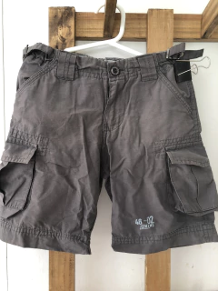 Short gris con bolsillos laterales. 4 años. 26.5 cm de cintura frente. - comprar online