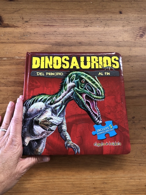 Libro tapa dura Dinosaurios del principio al fin. El Gato de Hojalata. Incluye rompecabezas.