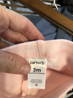 SET 3M | Dos pantaloncitos de algodon rosa y con flores. CARTERS. 3 meses. en internet