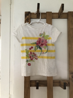 Remera blanca con flor. GAP. 5 años. - comprar online