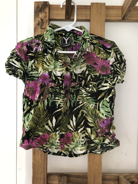 4A | Camisa MC con flores y hojas. Y TU QUIQUE. Talle 4.
