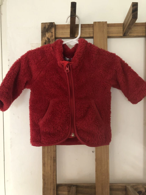 3M | Campera roja peludita con cierre. CHEEKY. 3 meses.