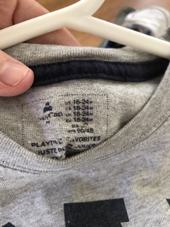 Remera gris MC GAP. 18 meses. - comprar online