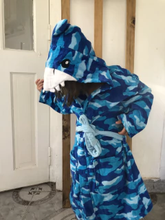 NUEVA- Salida de baño con capucha. 7/8 años. - comprar online