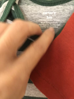 SET 3M | Dos bodys rojo y a rayas verde y gris. CARTERS. 3 meses. - comprar online