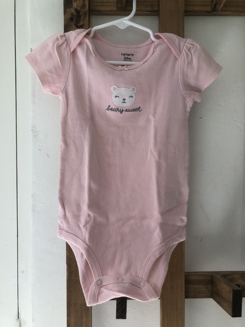 Body MC rosa con oso. CARTERS. 24 meses.