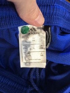 12A | Short deportvo azul. ADIDAS. 12 años. La cintura mide 29,5 sin estirar. - comprar online