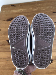 Zapas azules sin cordón. CHEEKY. Talle 23. en internet