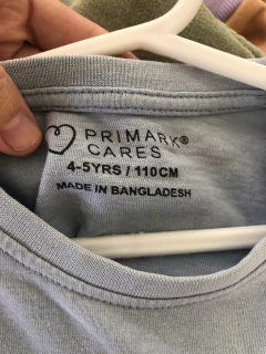 4/5A | Outlet- Remera MC Tiburones. Primark. 4/5 años. - comprar online