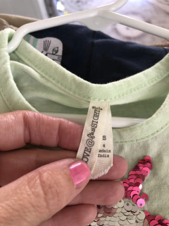 Musculosa verde agua con unicornios. Talle 4 años. - comprar online